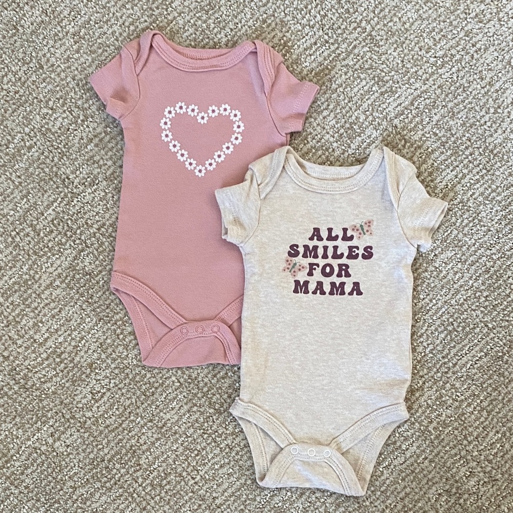 •The Peanutshell• Heart & Butterfly ‘All smiles for Mama’ Onesie Set